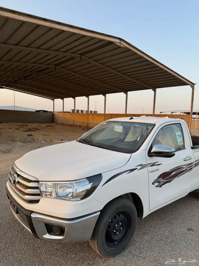هايلوكس غماره 2023 GLX اصفار بنزين 20