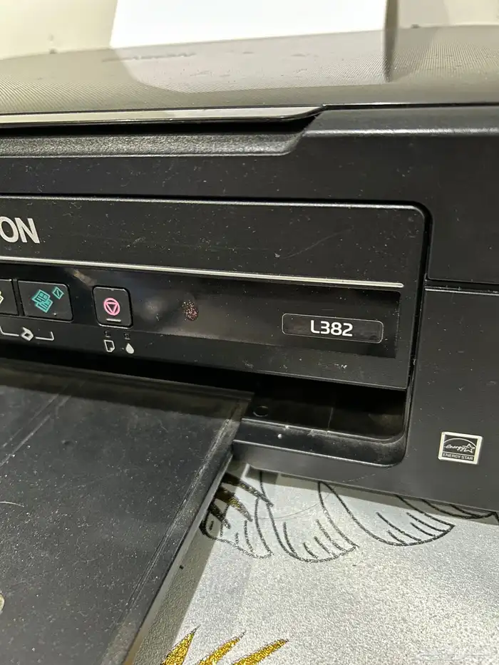 للبيع طابعة EPSON L382 مستعملة مع حبرها 1