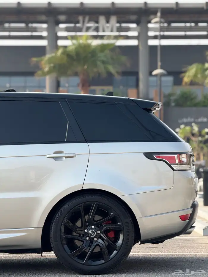 RANGE ROVER 9