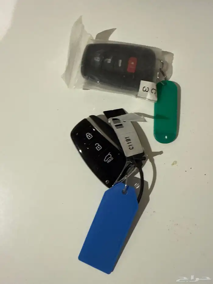 مفتاحين سيارة للبيع وكالة 0