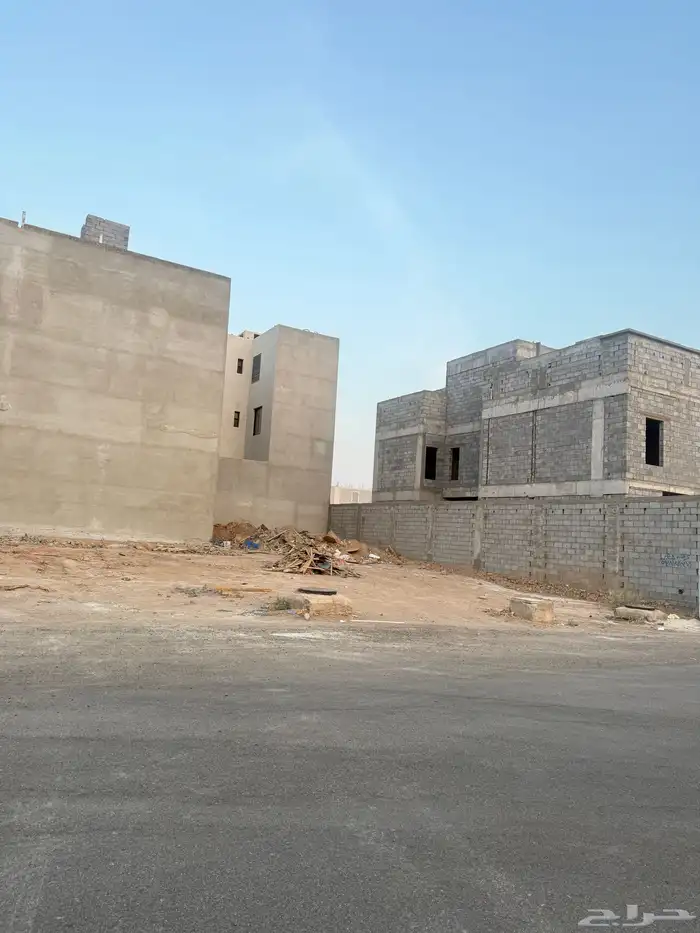 للبيع ارض في مخطط النبلاء م250 شارع 16 غربي خلف نفط 21