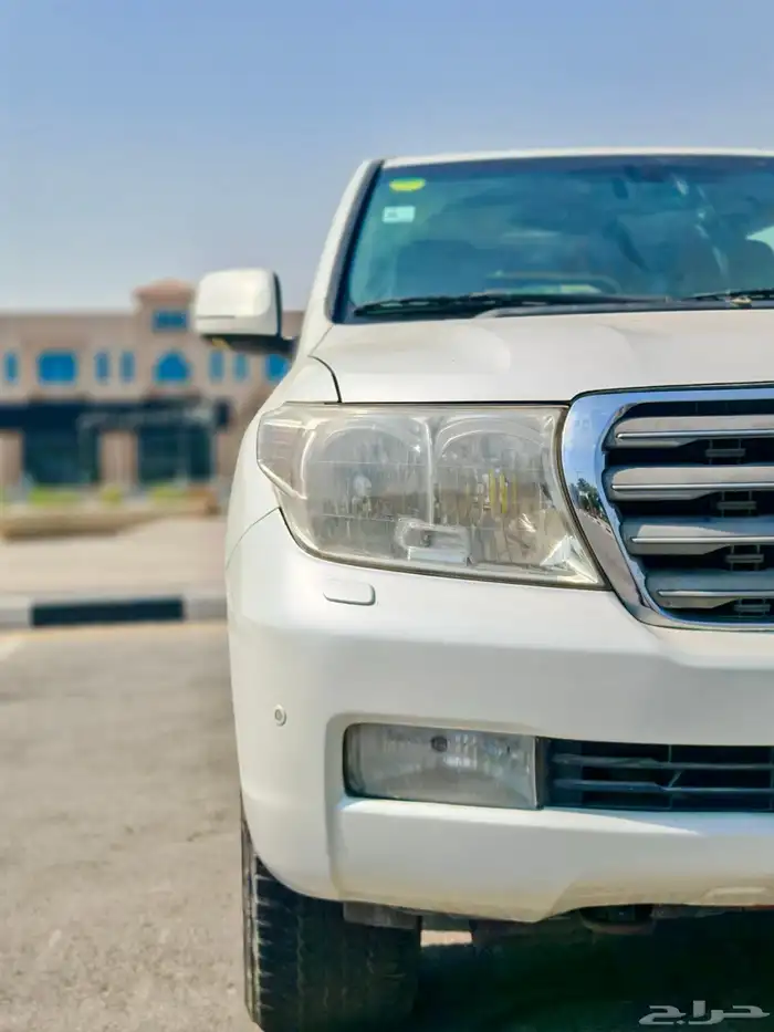 جيب لاندكروزر VXR فل كامل ستين عام 2011 11