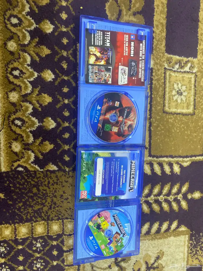 سوني4 مستعمل للبيع 700 ريال مع ست اسطوانات يد اثنين 1