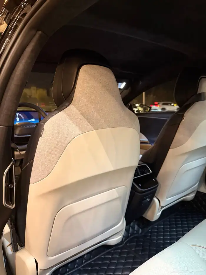 Lucid Air Touring   فخامة كهربائية بمواصفات عالية 15
