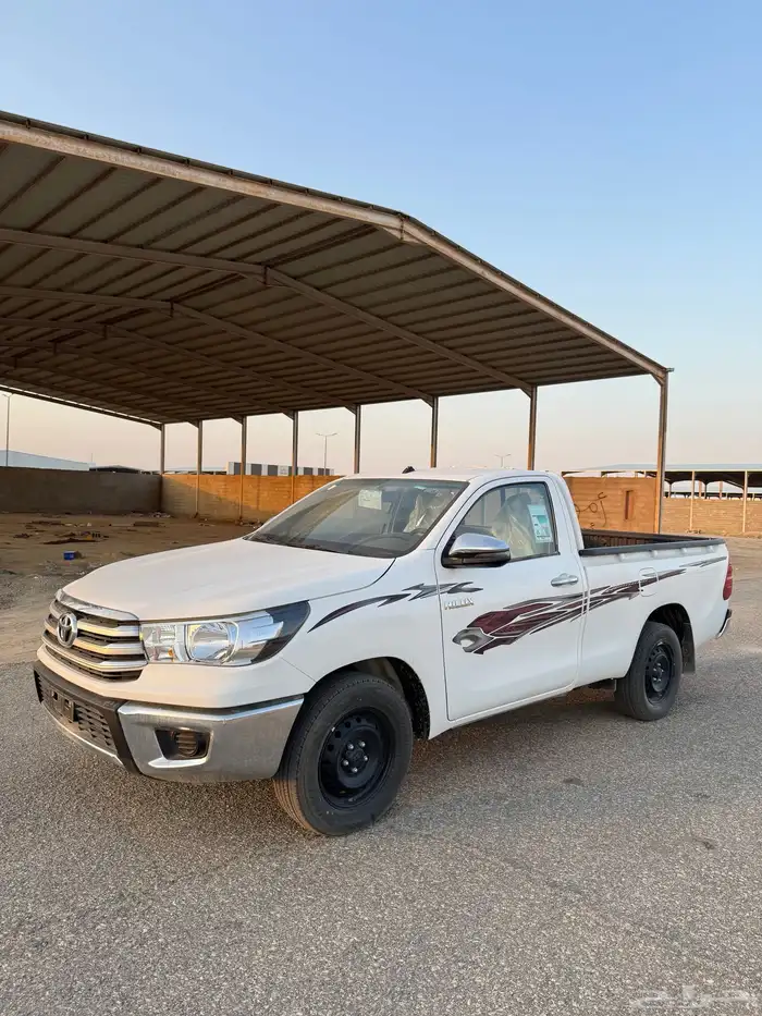هايلوكس غماره 2023 GLX اصفار بنزين 2