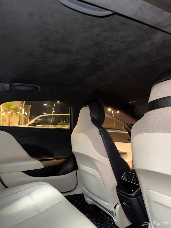 Lucid Air Touring   فخامة كهربائية بمواصفات عالية 20