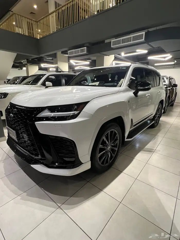 لكزس LX600 اف سبورت 1