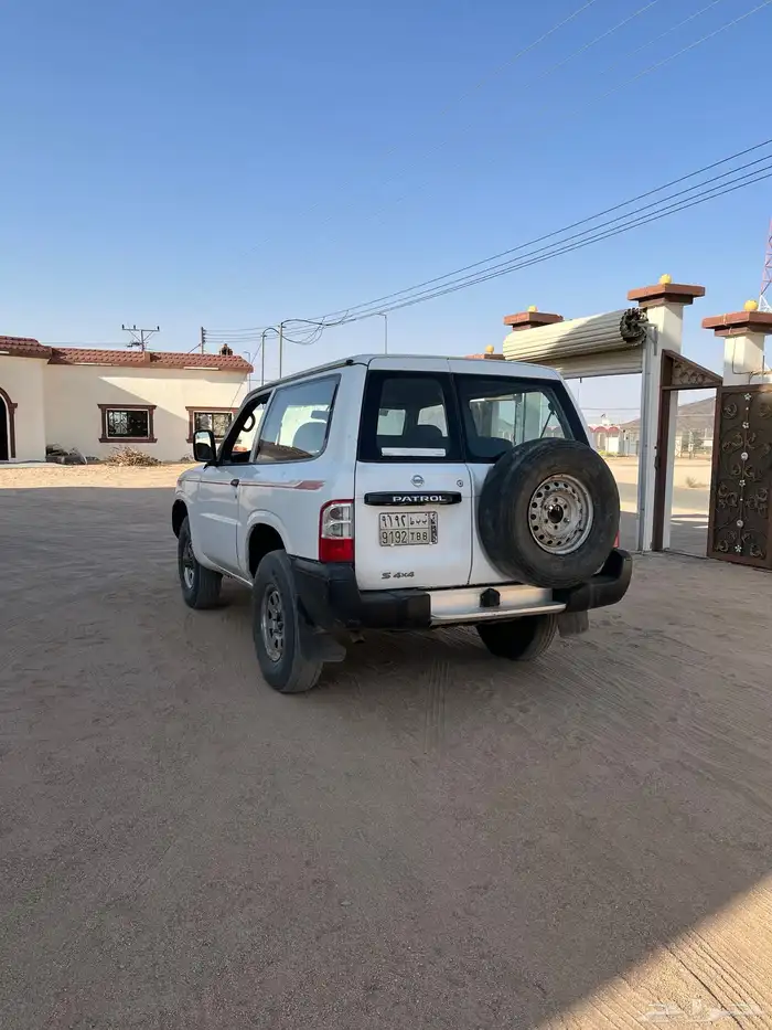 جيب نيسان موديل2000 1