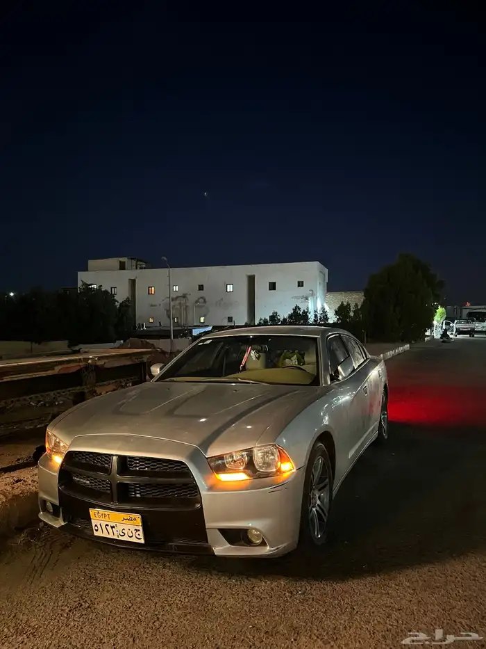 دودج تشارجر 2012 فضي نظيف 0
