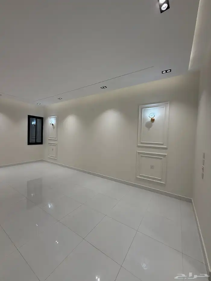 للبيع شقق ارضيه وشقق علويه غرب الخميس حي المعارض 28