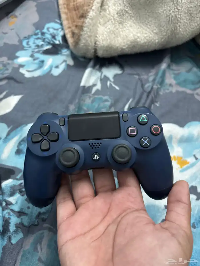 بلايستيشن برو واحد تيرا مع يد بلايستيشن الأصلية 0