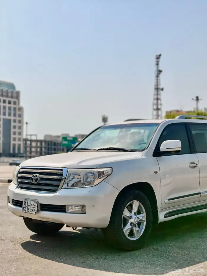 جيب لاندكروزر VXR فل كامل ستين عام 2011 9