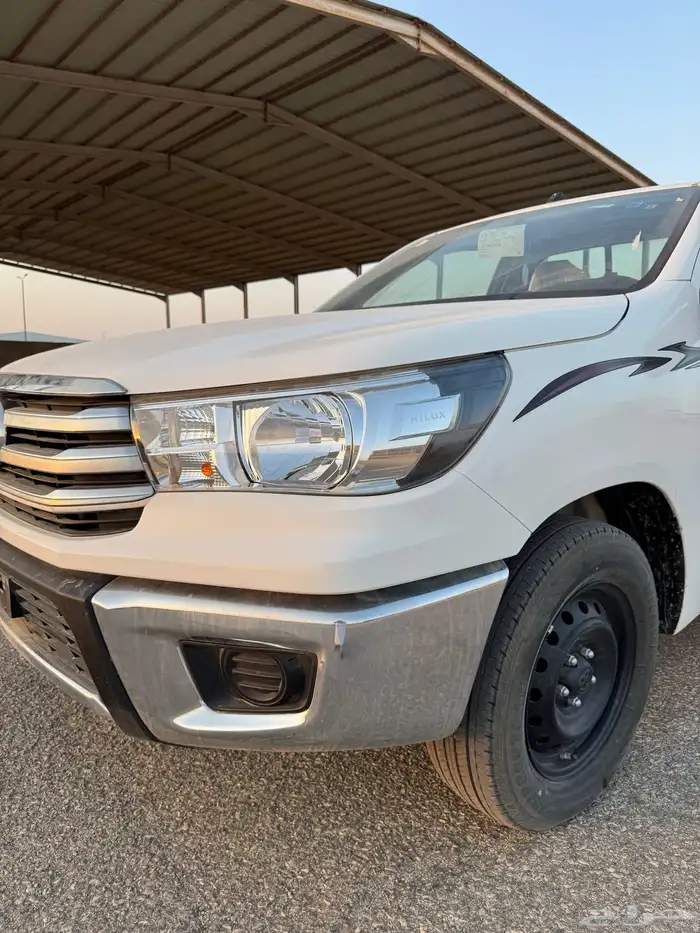هايلوكس غماره 2023 GLX اصفار بنزين 22