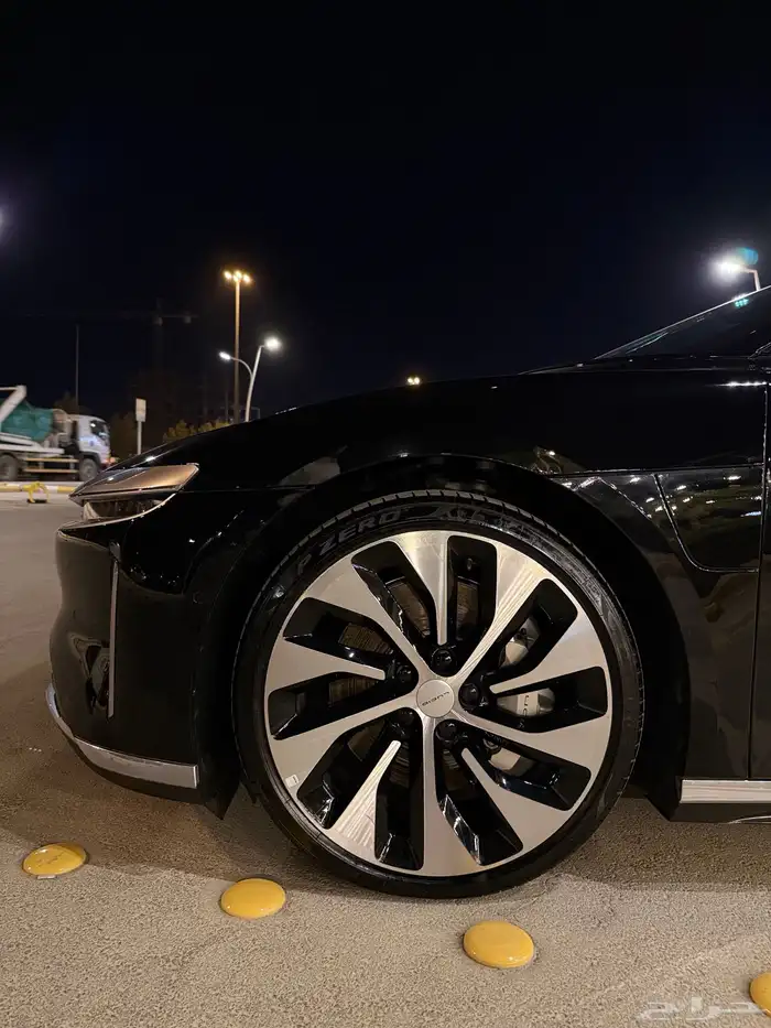 Lucid Air Touring   فخامة كهربائية بمواصفات عالية 46
