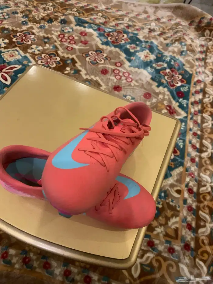 جزمه كرة قدم نايك اصليه استخدمتها اسبوع مقاس 43 حياكم الله 2