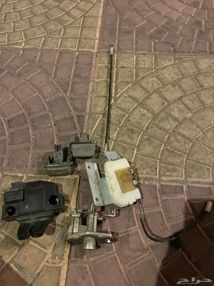 قفل شنطة كامري 2015 3