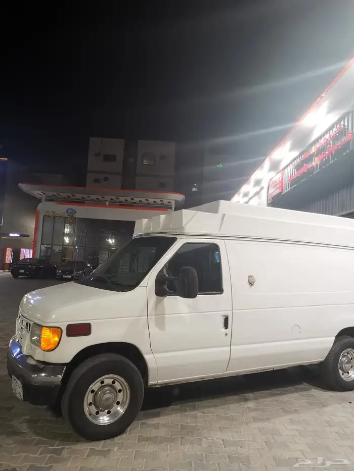 فورد فان E350 1