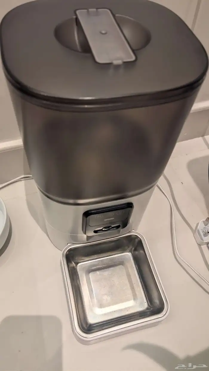 جهاز اكل قطط شبه جديد 3