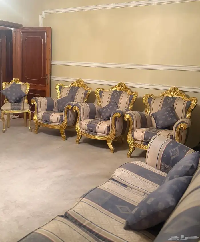 اثاث استعمال نظيف للبيع(ستاير-كنب-دولاب-ثريا-مرايا-سجاد) 0