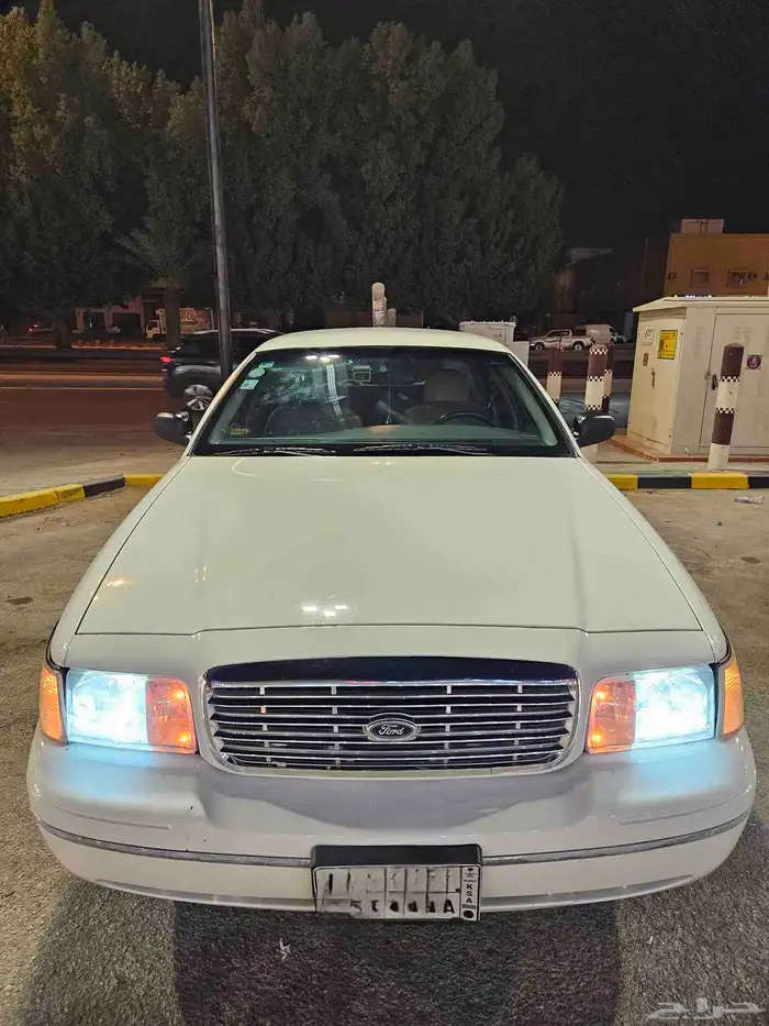 كراون فكتوريا 2003 0