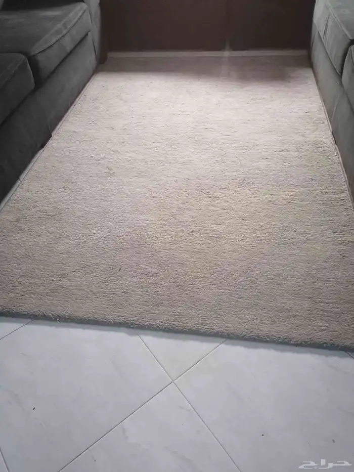 سجاد رمادي اللون نوعيه ممتازه تحتاج غسيل فقط 0