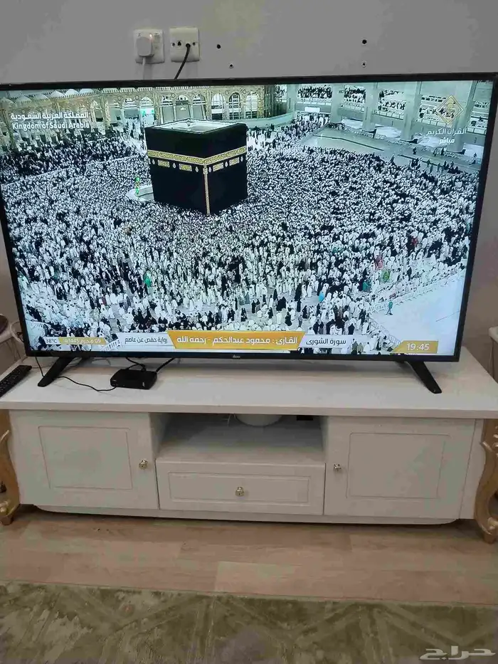 مجموعه اثاث للبيع غرفه نوم وكمودينات وارفف وطاولة شاشه 11