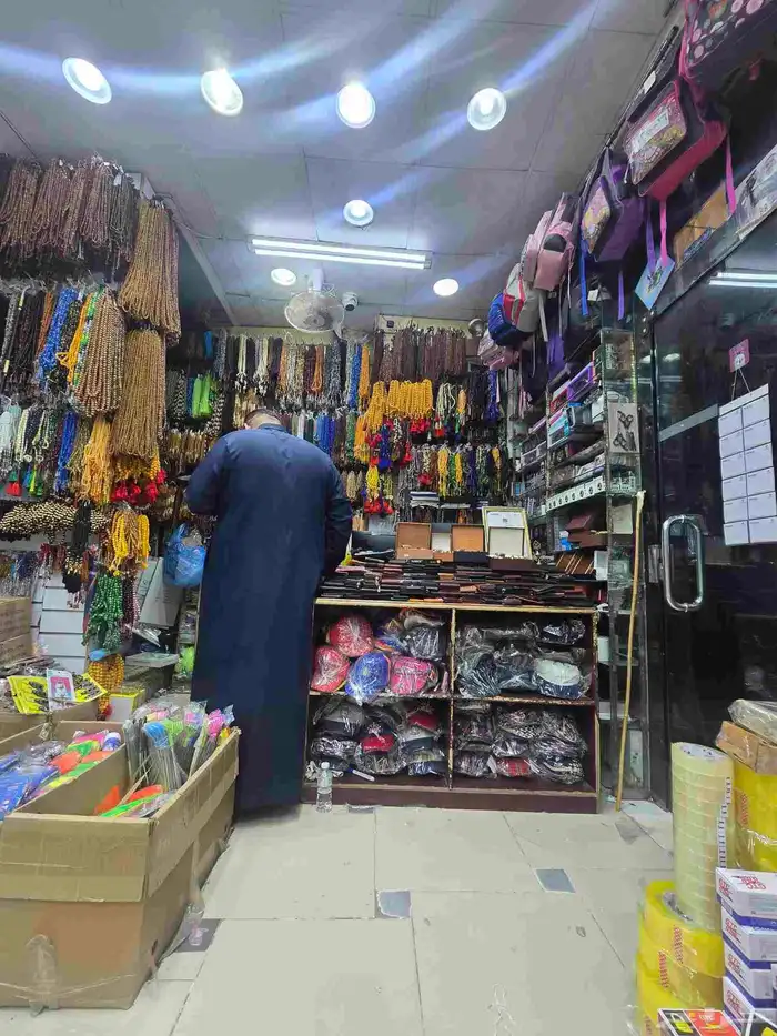 عطورت ومكياج واكسسورات وشنط وملابس 4