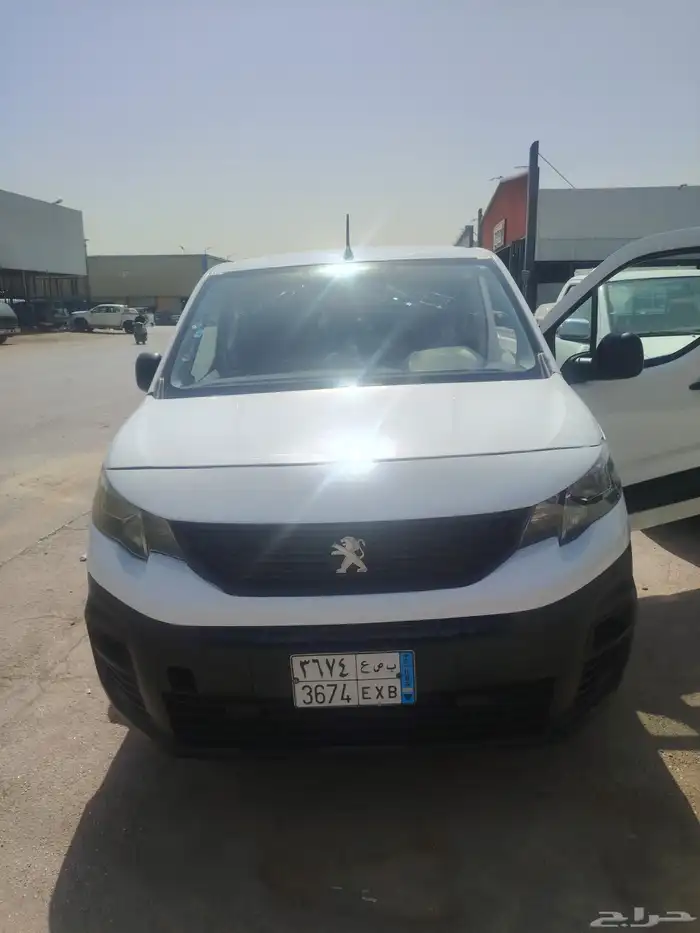 باص بيجو 2023 4