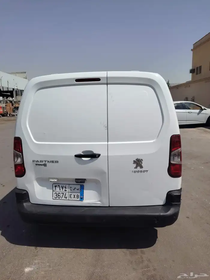 باص بيجو 2023 3