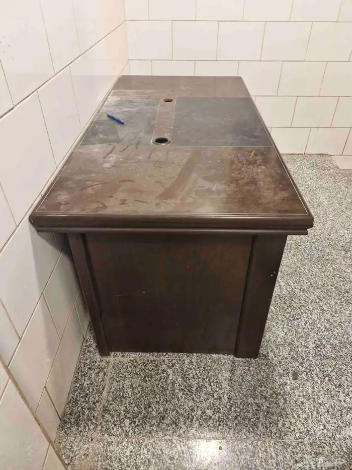 طاولة مكتب 0