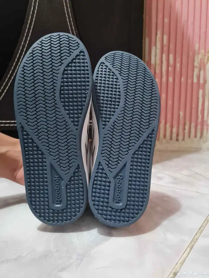 جزمة ريبوك جديده بدون كرتون 0