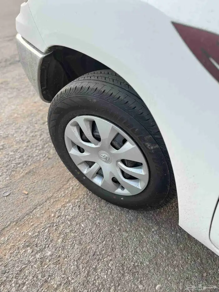 تويوتا هيلوكس غمارتين GL 2025 6