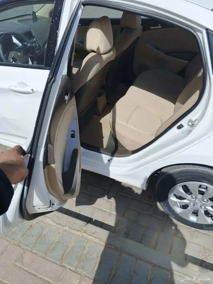 Hyundai accent 2014 model 7