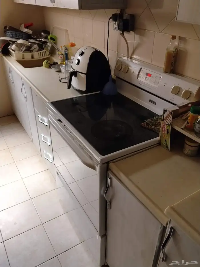غرفة نوم مكيفات فرن كهربائي براد ماء 2 كنب حرف L 8