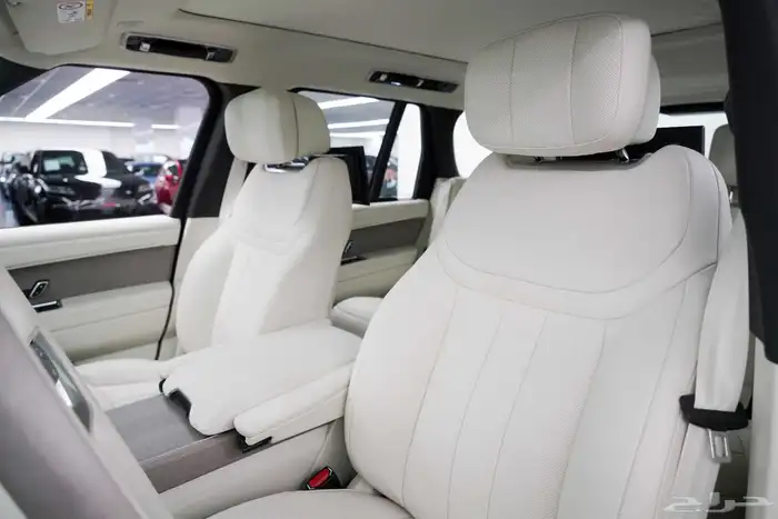 2025 Range Rover P530 Autobiography V8 جديد اصفار 7