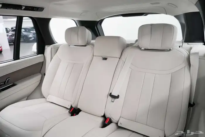 2025 Range Rover P530 Autobiography V8 جديد اصفار 9