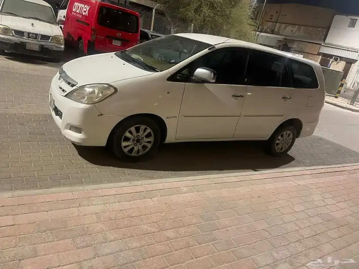 للبيع اينوفا تماتيك 8