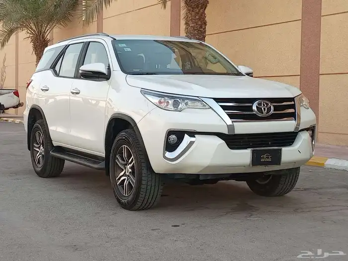 تويوتا فور شنر 2020 GX بنزين 4 سلندر دبل اوتوماتيك نظيف جدا 3