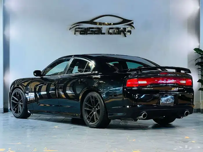 تشارجر 2014 RT v8 نظيف وبحاله ممتازه 4