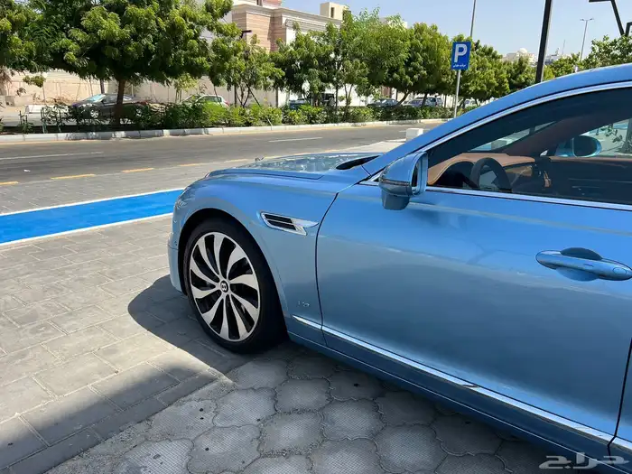 بنتلي فلاينج سبير 2022 V8 6