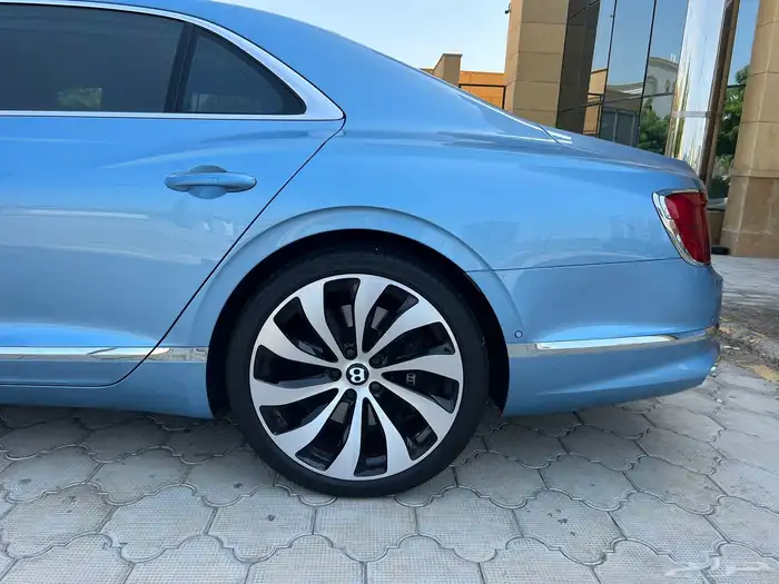 بنتلي فلاينج سبير 2022 V8 19
