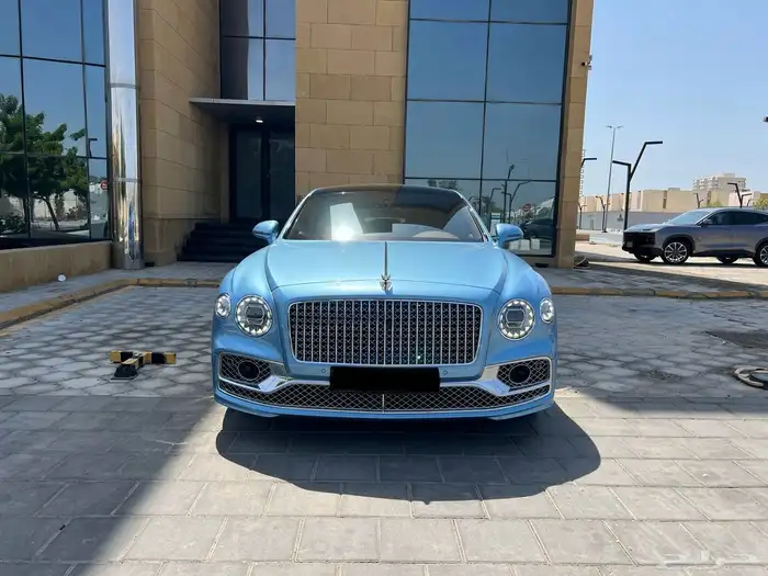 بنتلي فلاينج سبير 2022 V8 1
