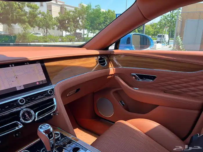 بنتلي فلاينج سبير 2022 V8 11