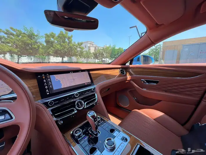 بنتلي فلاينج سبير 2022 V8 10