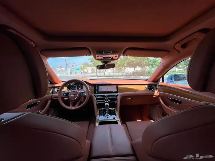 بنتلي فلاينج سبير 2022 V8 9