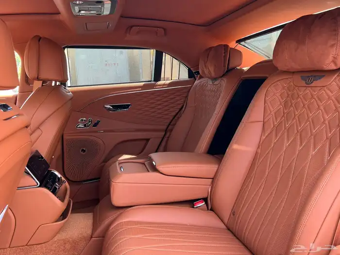 بنتلي فلاينج سبير 2022 V8 15