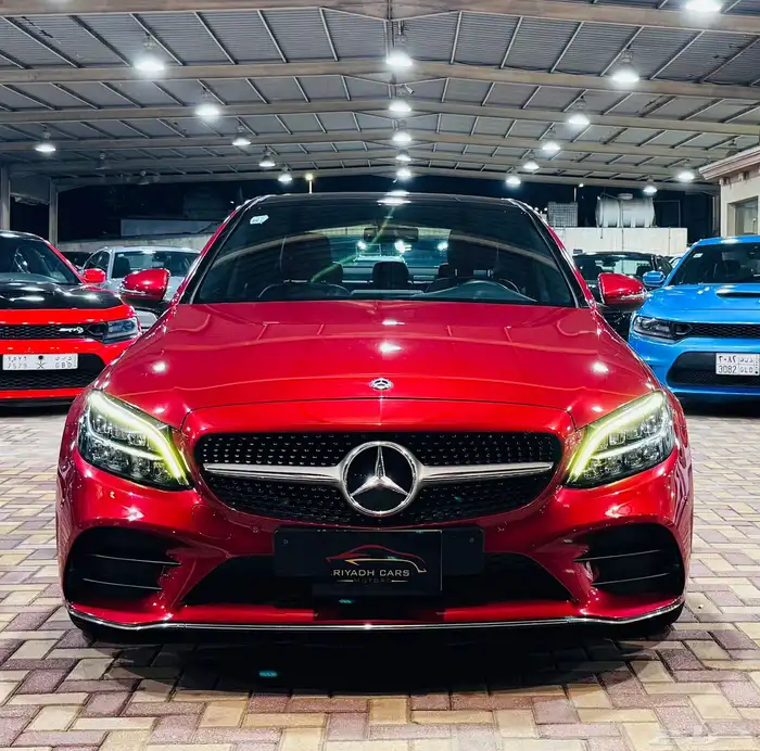 مرسيدس 2020 C200 فل (بحالة ممتازة) 1