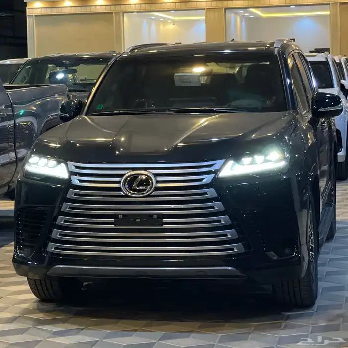 لكزس LX600 Bb 2025 متوفر ابيض واسود داخلي احمر وجملي 0