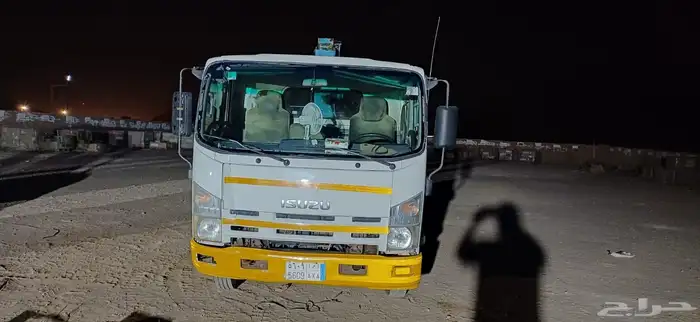 للبيع ديانه إيسوزو 2009 مع ونش تودانو 2