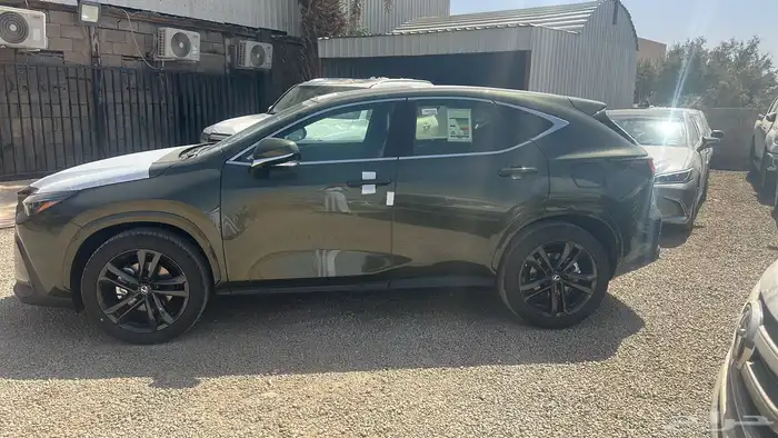 لكزس NX350AA2026 لون زيتي و رمادي 18